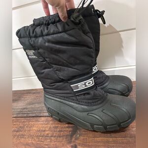 Youth sorel snow boots